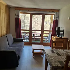 https://appartement-f2-au-pied-des-pistes.hotels-rhonealpes.com